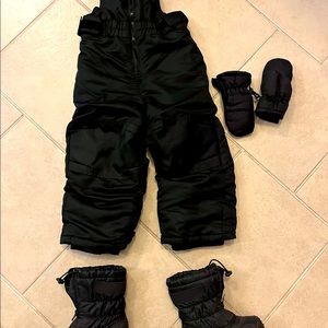 Toddler snow bibs, boots, and mittens sz2T